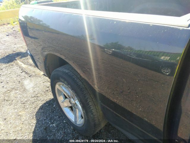 1C6RR7FG7HS594376 RAM 1500 Express Quad Cab 4x4 6'4 Box