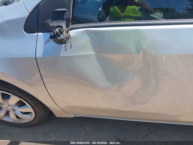 Toyota COROLLA LE 2016 5YFBURHE6GP566777 Image 22