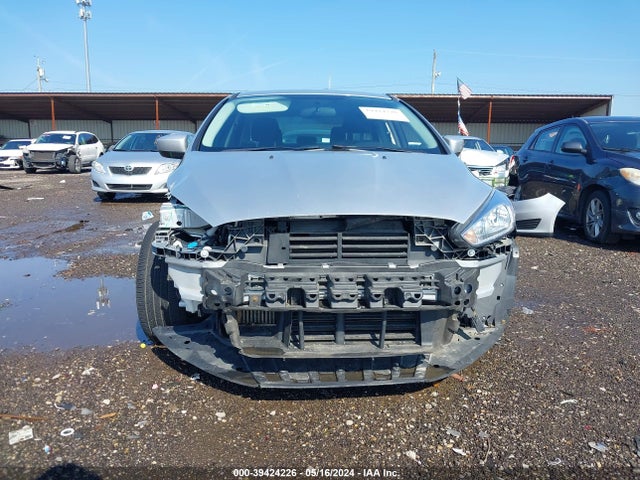 Ford FOCUS SE 2018 1FADP3FE2JL258592 Image 13