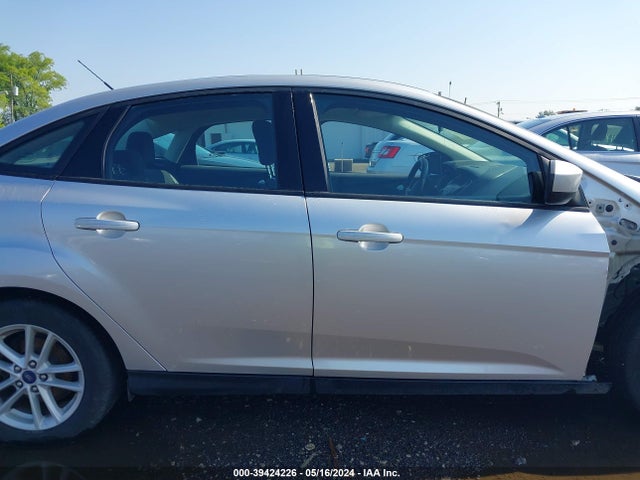 Ford FOCUS SE 2018 1FADP3FE2JL258592 Image 14