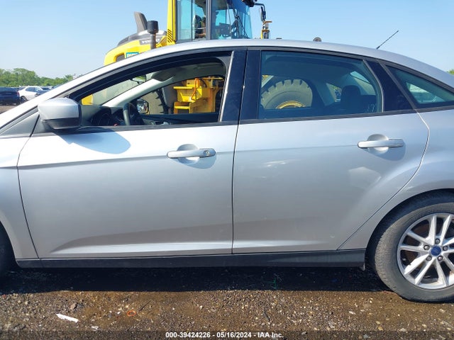 Ford FOCUS SE 2018 1FADP3FE2JL258592 Image 15