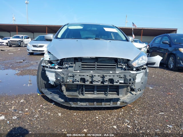 Ford FOCUS SE 2018 1FADP3FE2JL258592 Image 6