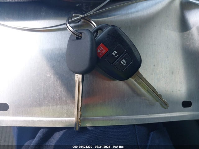 Toyota RAV4 LE 2017 JTMZFREV4HJ135728 Image 11