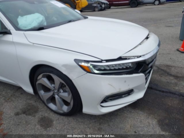 1HGCV2F95JA035243 Honda Accord Touring 2.0t