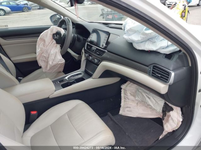 1HGCV2F95JA035243 Honda Accord Touring 2.0t