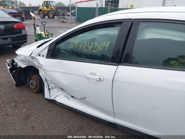 Ford FOCUS SE 2018 1FADP3F2XJL310069 Image 12