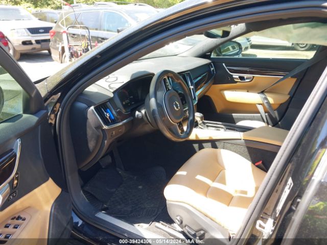 LVY982MK6JP020374 Volvo S90 T5 Momentum