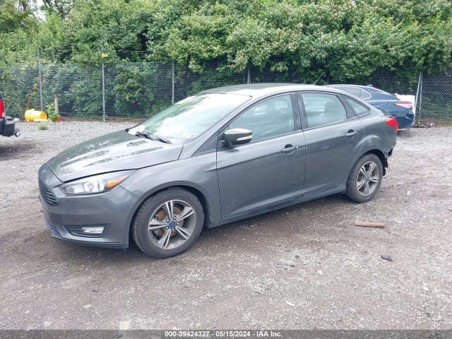 Ford FOCUS SE 2017 1FADP3FE8HL294801 Image 2