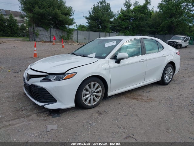 Toyota CAMRY LE 2020 4T1L11AK0LU916895 Image 2