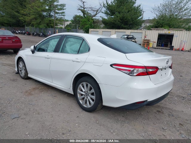 Toyota CAMRY LE 2020 4T1L11AK0LU916895 Image 3