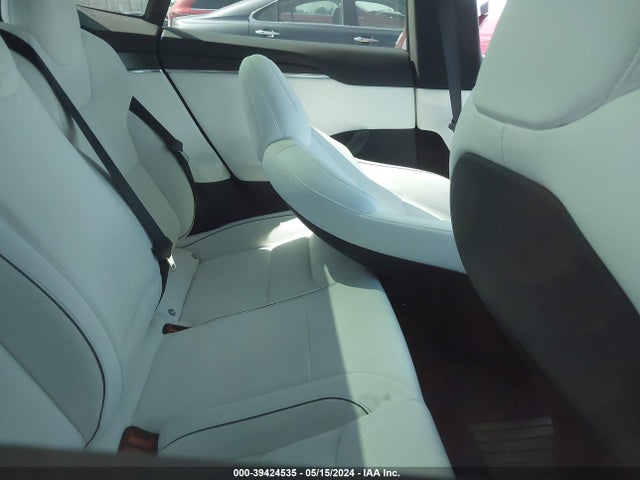 Tesla Model S Plaid 2022 5YJSA1E66NF473757 Image 8