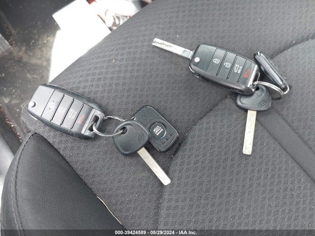 KIA Optima Lx 2017 5XXGT4L31HG169179 Image 11