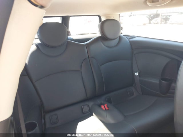 2013 MINI CLUBMAN WMWZF3C54DT489843 Photo 7