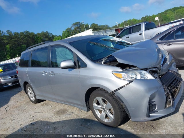 Toyota Sienna Le 8 Passenger 2018 5TDKZ3DC5JS959252 Image 13