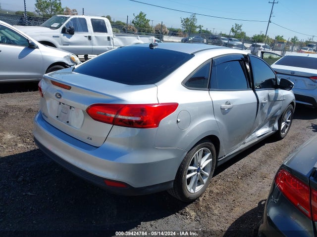 Ford FOCUS SE 2017 1FADP3F21HL314795 Image 4