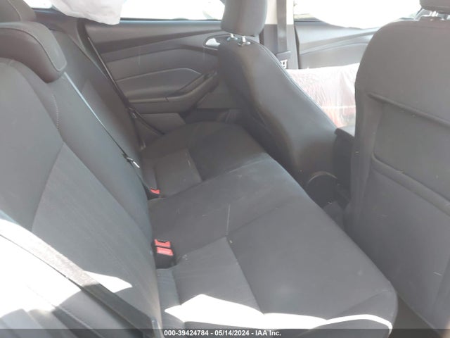 Ford FOCUS SE 2017 1FADP3F21HL314795 Image 8