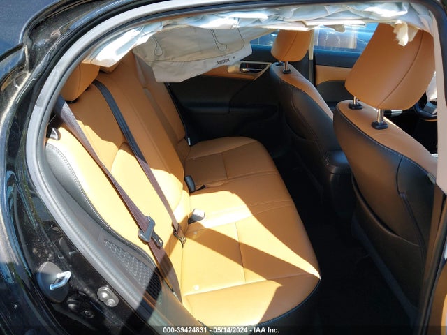 JTHKD5BH1F2248623 Lexus CT 200H