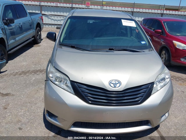 Toyota Sienna L 7 Passenger 2017 5TDZZ3DC6HS834690 Image 12