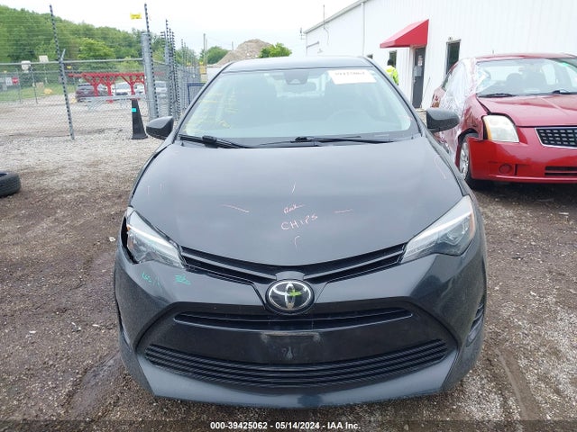 Toyota COROLLA LE 2018 5YFBURHE9JP816388 Image 12