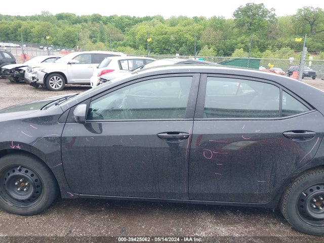 Toyota COROLLA LE 2018 5YFBURHE9JP816388 Image 14
