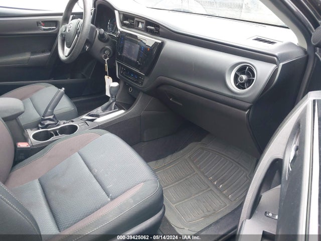 Toyota COROLLA LE 2018 5YFBURHE9JP816388 Image 5