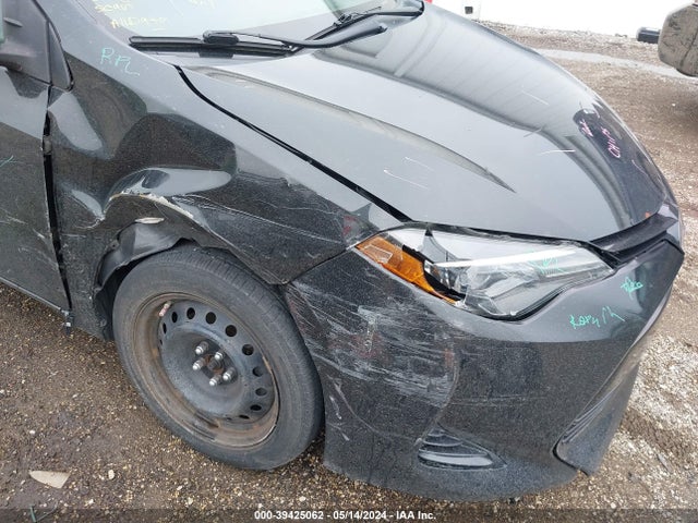Toyota COROLLA LE 2018 5YFBURHE9JP816388 Image 6