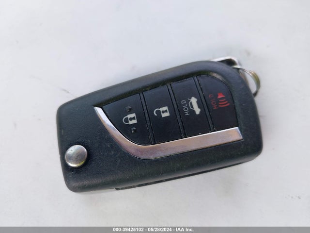 2020 TOYOTA COROLLA LE VIN: 5YFEPRAE0LP037012