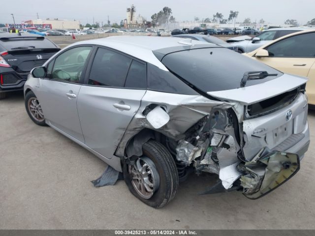 JTDKARFU2G3514705 Toyota Prius Three