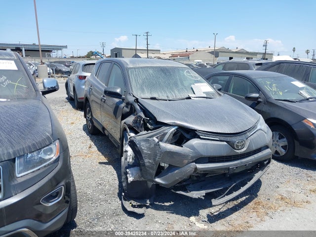 Toyota RAV4 LE 2018 2T3ZFREV2JW451443 Image 1