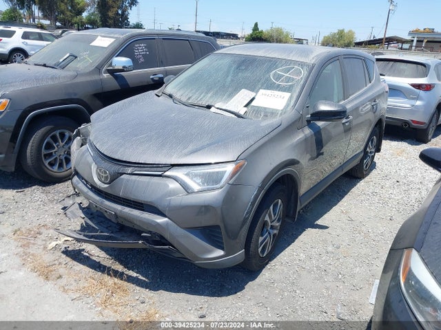 Toyota RAV4 LE 2018 2T3ZFREV2JW451443 Image 2
