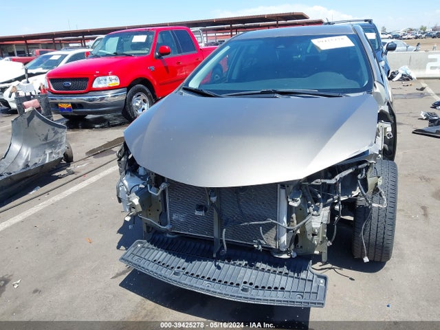Toyota COROLLA SE 2019 5YFBURHE9KP926021 Image 13