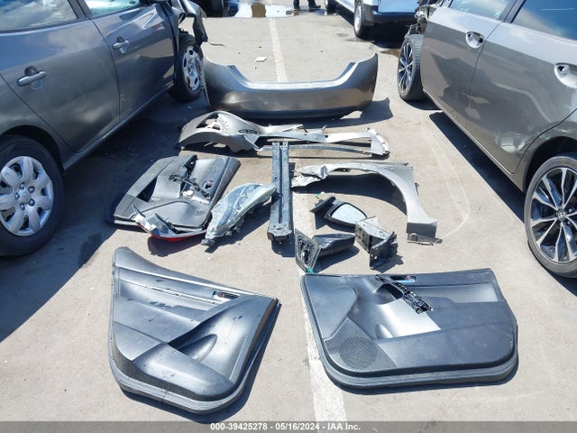 Toyota COROLLA SE 2019 5YFBURHE9KP926021 Image 12