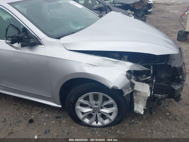 1VWAT7A39HC067121 Volkswagen Passat 1.8t S