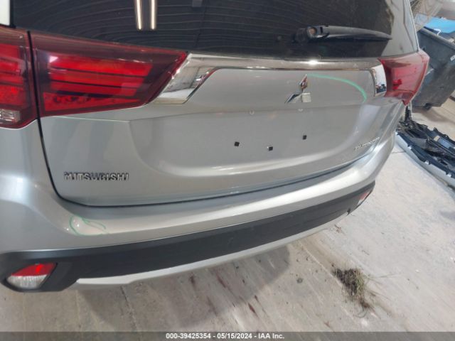 JA4AD2A36GZ003742 Mitsubishi Outlander Es