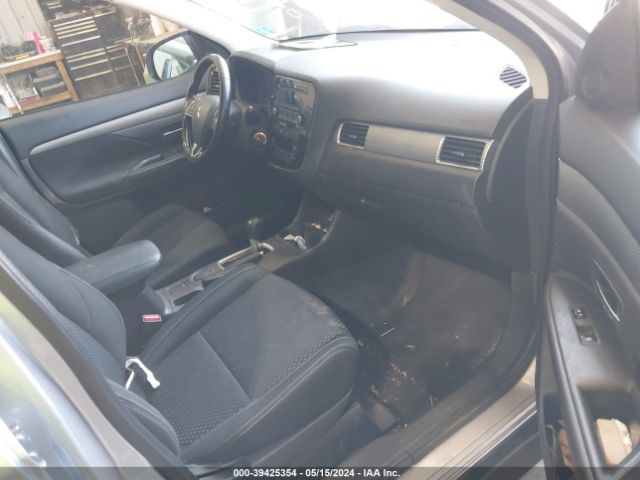 JA4AD2A36GZ003742 Mitsubishi Outlander Es