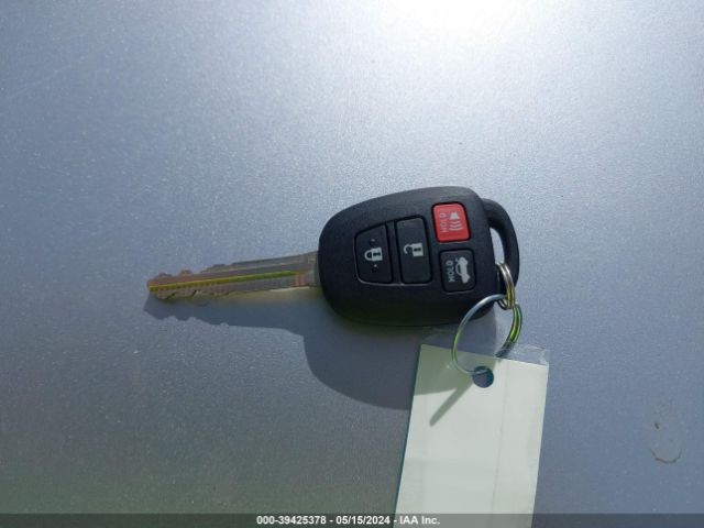 5YFBURHEXJP764267 Toyota Corolla Xle