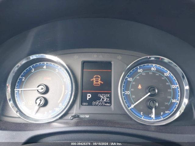 5YFBURHEXJP764267 Toyota Corolla Xle