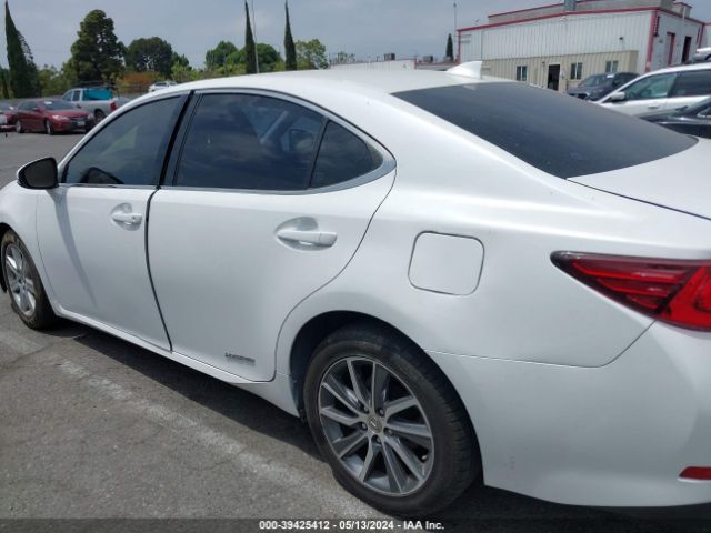 JTHBW1GG6G2111116 Lexus ES 300H