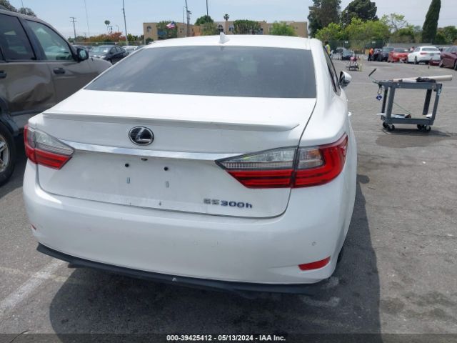 JTHBW1GG6G2111116 Lexus ES 300H