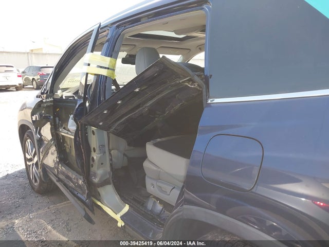 Honda Pilot Touring 2016 5FNYF5H99GB045306 Image 15