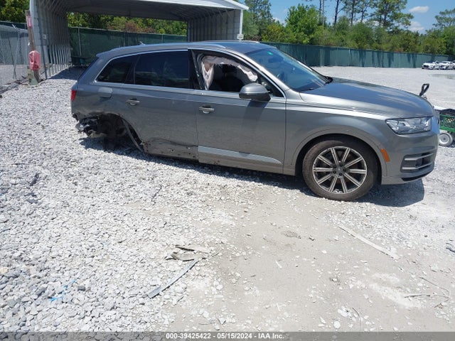 WA1LAAF73JD011678 Audi Q7 3.0t Premium