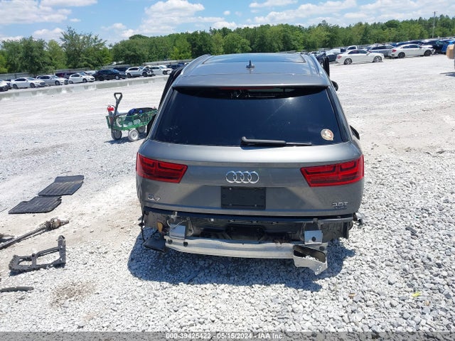 WA1LAAF73JD011678 Audi Q7 3.0t Premium