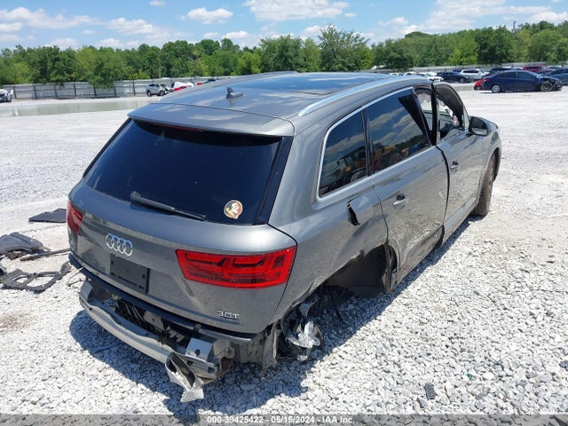 WA1LAAF73JD011678 Audi Q7 3.0t Premium