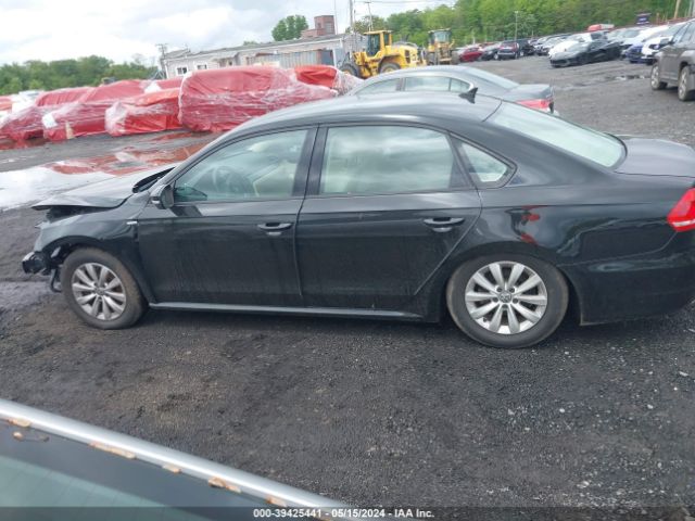 1VWAT7A38FC063526 Volkswagen Passat 1.8t Wolfsburg Edition