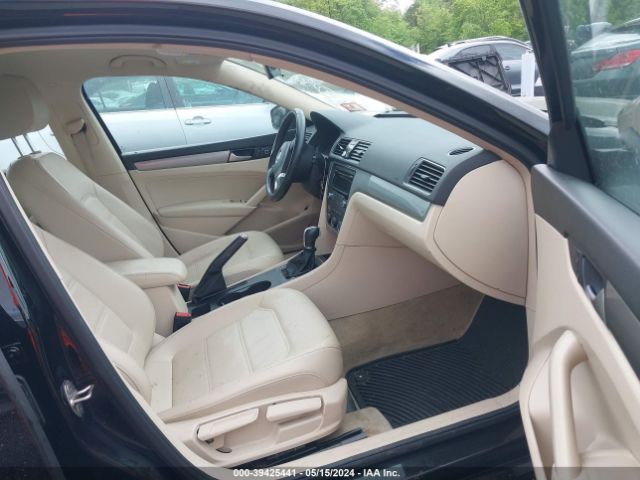 1VWAT7A38FC063526 Volkswagen Passat 1.8t Wolfsburg Edition