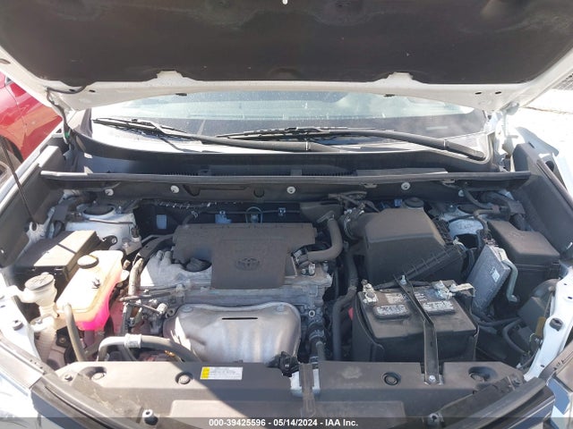 Toyota RAV4 LE 2018 2T3ZFREV3JW488632 Image 10