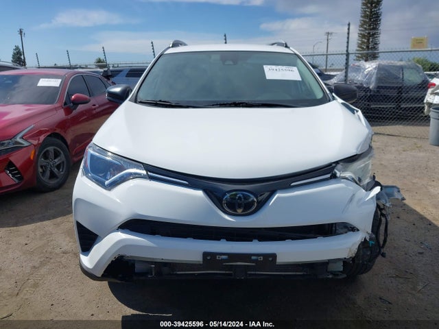 Toyota RAV4 LE 2018 2T3ZFREV3JW488632 Image 13
