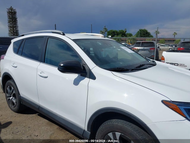 Toyota RAV4 LE 2018 2T3ZFREV3JW488632 Image 14
