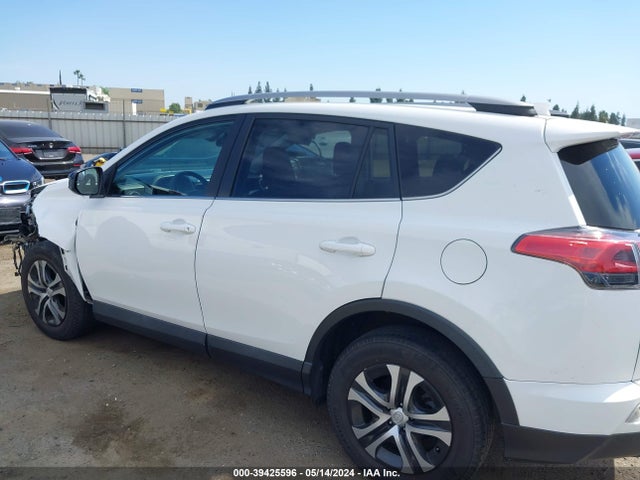 Toyota RAV4 LE 2018 2T3ZFREV3JW488632 Image 15
