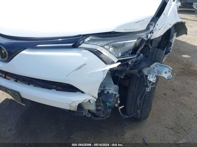 Toyota RAV4 LE 2018 2T3ZFREV3JW488632 Image 19